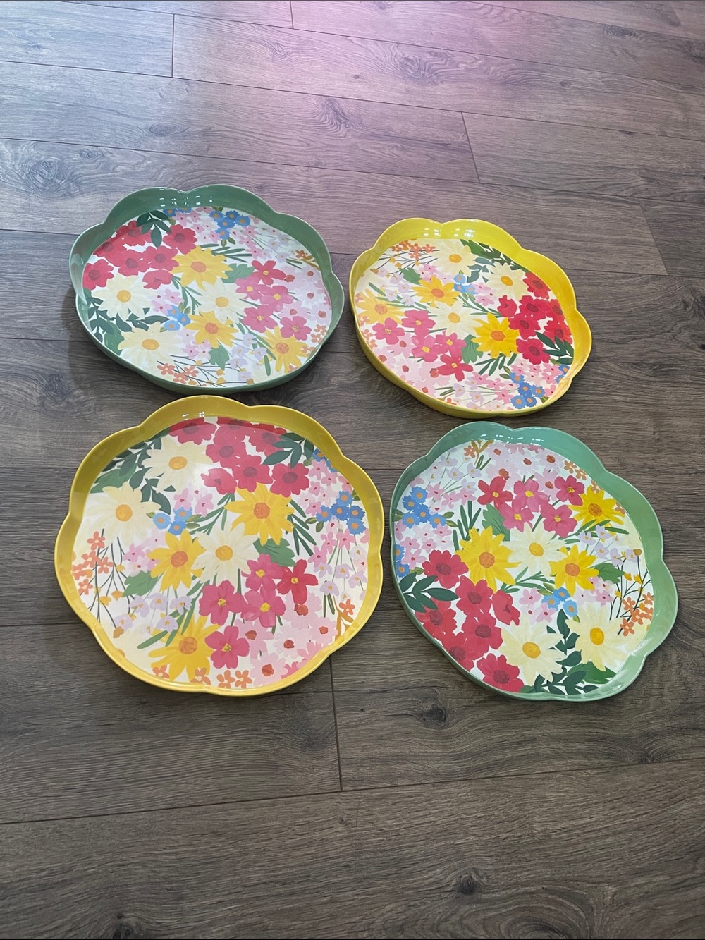 Set of 4 Floral Scalloped Melamine Plates - Yellow & Green Trim